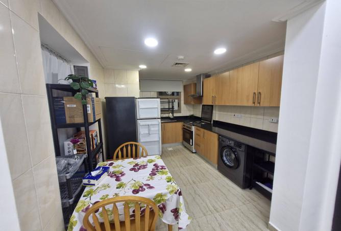 998429 - Property Image 3