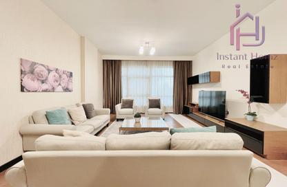Apartment - 3 Bedrooms - 4 Bathrooms for rent in Al Juffair - Capital Governorate