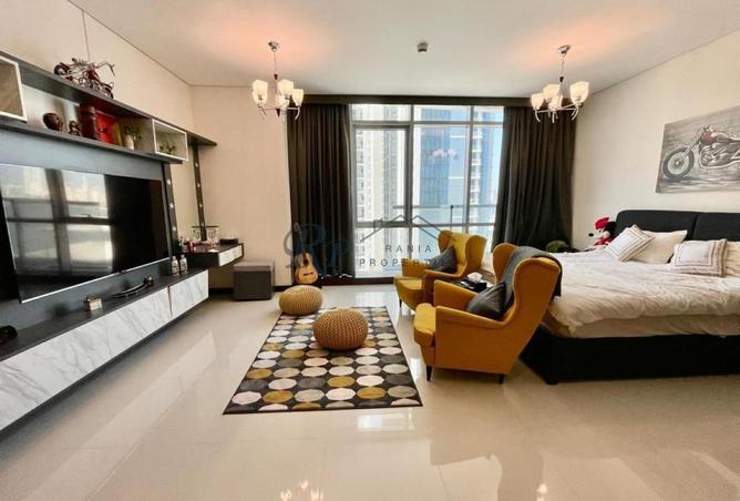 987042 - Property Image 2