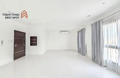 Apartment - 2 Bedrooms - 2 Bathrooms for rent in Janabiya - Northern Governorate