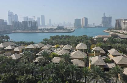 Apartment - 3 Bedrooms - 4 Bathrooms for rent in Reef Island - Capital Governorate