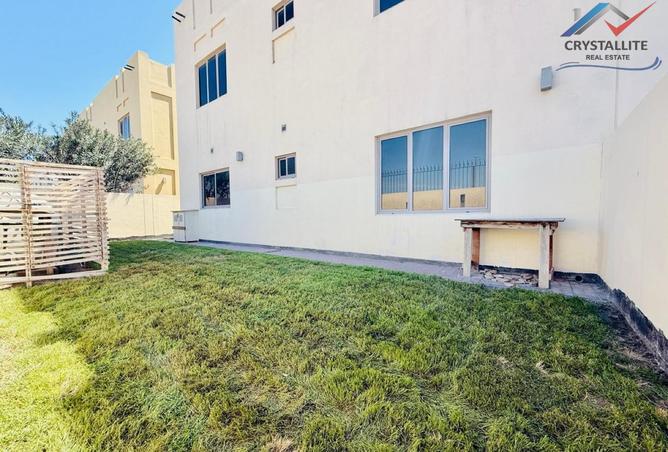 987422 - Property Image 2