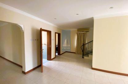 Compound - 3 Bedrooms - 3 Bathrooms for rent in Saar - Northern Governorate