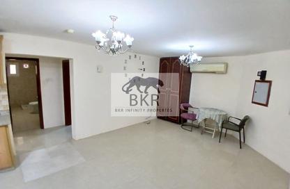 Apartment - 2 Bedrooms - 2 Bathrooms for rent in Mahooz - Manama - Capital Governorate