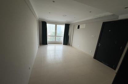 Apartment - 2 Bedrooms - 2 Bathrooms for rent in Um Al Hasam - Manama - Capital Governorate