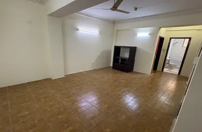 Apartment - 2 Bedrooms - 2 Bathrooms for rent in Adliya - Manama - Capital Governorate