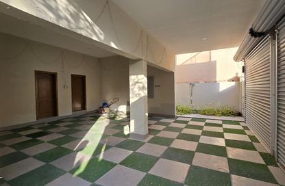 Villa - 5 - 4 for rent in Al Juffair - Capital Governorate