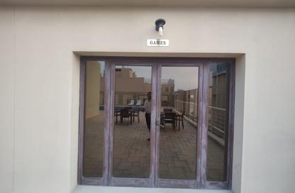 Apartment - 2 Bedrooms - 2 Bathrooms for rent in Sanabis - Manama - Capital Governorate