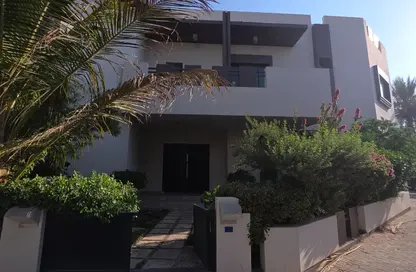 Villa - 4 Bedrooms - 5 Bathrooms for rent in Saar - Northern Governorate