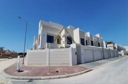 فيلا - 4 غرف نوم - 5 حمامات للايجار في البديع - المحافظة الشمالية