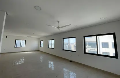 مكتب - غرفة نوم - 2 حمامات للايجار في توبلي - المحافظة الوسطى