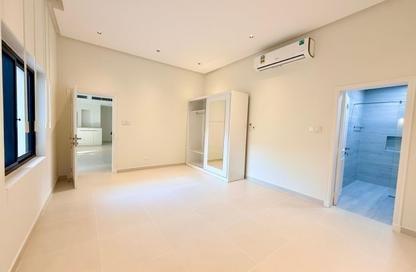 Villa - 5 Bedrooms - 6 Bathrooms for rent in Saar - Northern Governorate