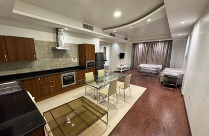 Apartment - 2 - 2 for rent in Salmaniya - Manama - Capital Governorate