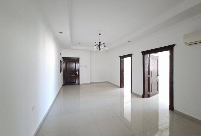 981727 - Property Image 2