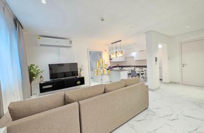 Apartment - 2 - 2 for rent in Seef - Capital Governorate