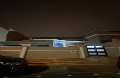 Villa - 4 Bedrooms - 4 Bathrooms for rent in Hidd - Muharraq Governorate