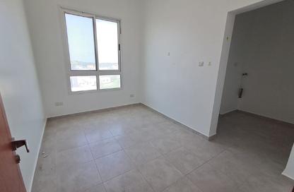 Apartment - 1 Bedroom - 1 Bathroom for rent in Karrana - Northern Governorate