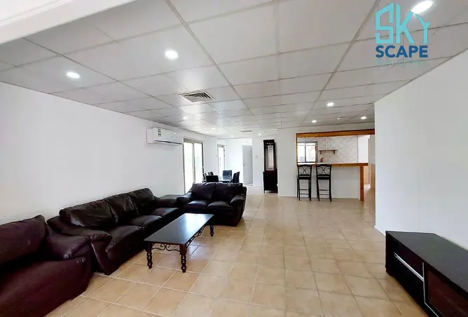 57123011 - Property Image 2