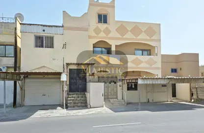 فيلا - 8 غرف نوم - 4 حمامات للبيع في عالي - المحافظة الوسطى