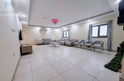 Apartment - 3 Bedrooms - 4 Bathrooms for rent in Al Juffair - Capital Governorate