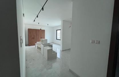 Apartment - 1 Bedroom - 2 Bathrooms for rent in Nuwaidrat - Central Governorate