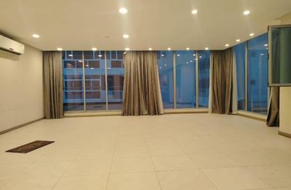 Apartment - 2 Bedrooms - 3 Bathrooms for rent in Hidd - Muharraq Governorate