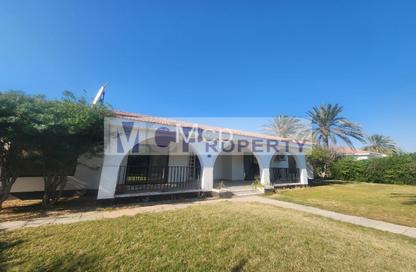 Villa - 4 - 5 for rent in Janabiya - Northern Governorate Villa - 4 - 5 for rent in Janabiya - Northern Governorate