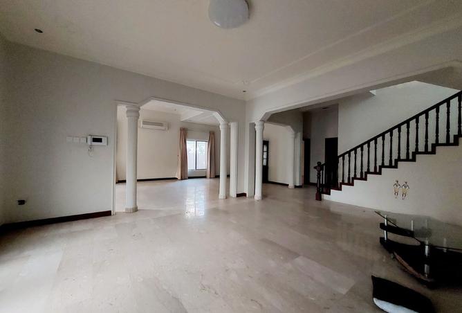 988932 - Property Image 2