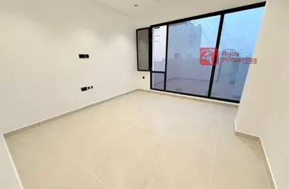 Apartment - 1 Bedroom - 1 Bathroom for rent in Al Burhama - Manama - Capital Governorate