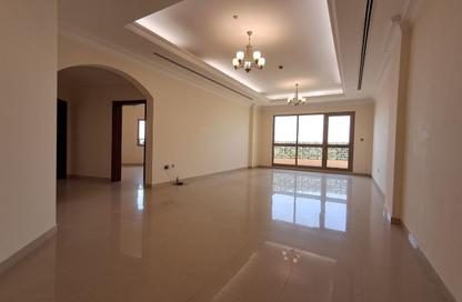 Apartment - 2 Bedrooms - 3 Bathrooms for rent in Manama - Capital Governorate