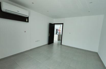 Apartment - 1 Bedroom - 2 Bathrooms for rent in Sanabis - Manama - Capital Governorate