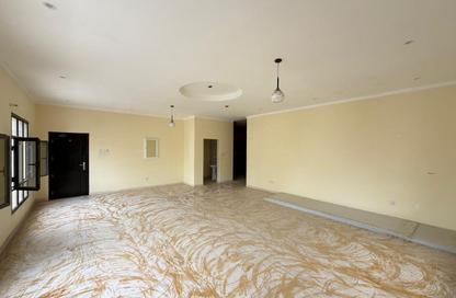 Apartment - 3 Bedrooms - 4 Bathrooms for rent in Tubli - Central Governorate