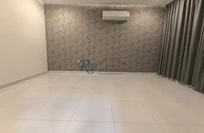 Apartment - 2 Bedrooms - 3 Bathrooms for rent in Hidd - Muharraq Governorate