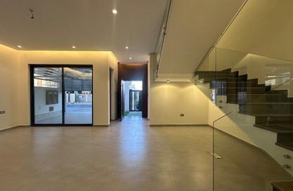Villa - 4 - 5 for sale in Hamala - Northern Governorate