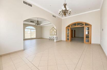 Villa - 4 - 4 for rent in Saar - Northern Governorate Villa - 4 - 4 for rent in Saar - Northern Governorate
