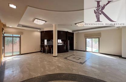 Compound - 4 Bedrooms - 4 Bathrooms for rent in Janabiya - Northern Governorate