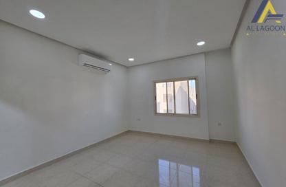 Apartment - 2 Bedrooms - 2 Bathrooms for rent in Busaiteen - Muharraq Governorate