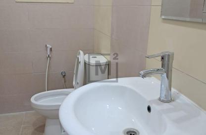 Whole Building - 7+ Bedrooms - 6 Bathrooms for sale in Sitra - Central Governorate