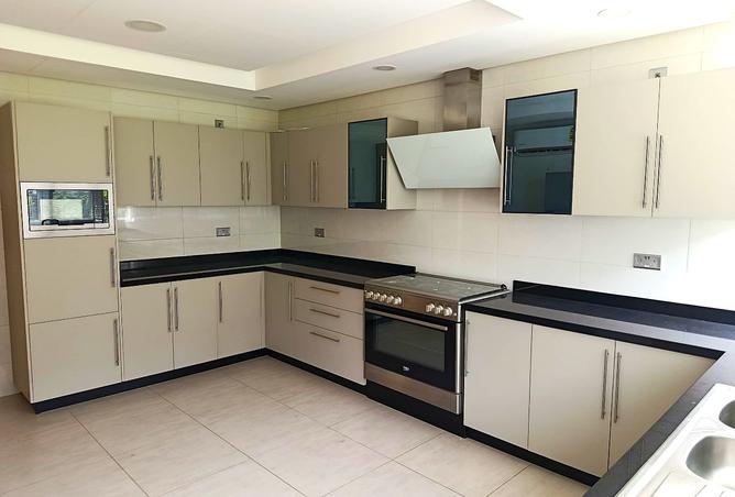 989106 - Property Image 2