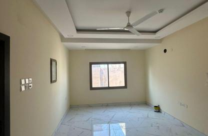 عمارة بالكامل - 8 غرف نوم - 8 حمامات للبيع في الدير - المحرق عمارة بالكامل - 8 غرف نوم - 8 حمامات للبيع في الدير - المحرق