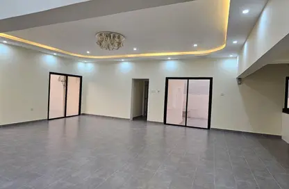 فيلا - 3 غرف نوم - 4 حمامات للايجار في الحجيات - الرفاع - المحافظة الجنوبية