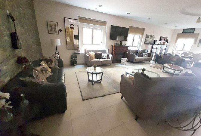 993640 - Property Image 3