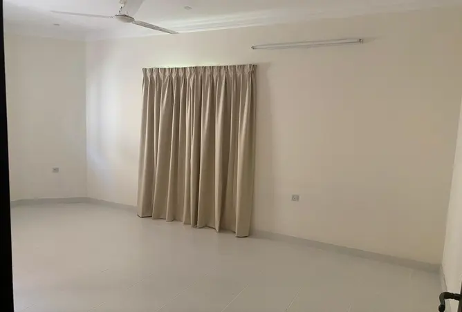995400 - Property Image 2
