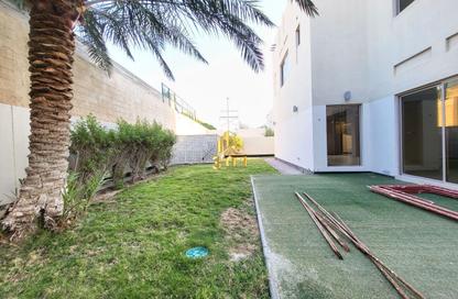 Compound - 4 Bedrooms - 5 Bathrooms for rent in Janabiya - Northern Governorate