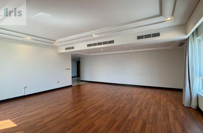 Apartment - 4 - 6 for rent in Sanabis - Manama - Capital Governorate