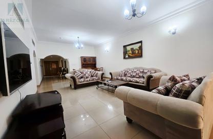 Apartment - 2 Bedrooms - 2 Bathrooms for rent in Al Juffair - Capital Governorate