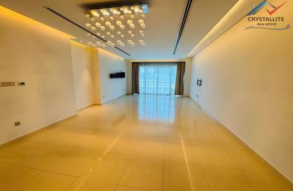 Apartment - 3 Bedrooms - 5 Bathrooms for rent in Reef Island - Capital Governorate