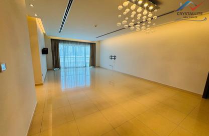 Apartment - 3 Bedrooms - 5 Bathrooms for rent in Reef Island - Capital Governorate