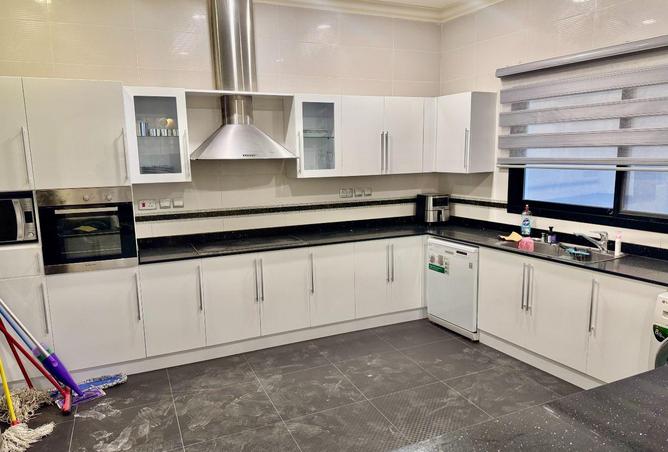 991967 - Property Image 2