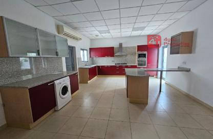 Villa - 5 Bedrooms - 6 Bathrooms for rent in Zinj - Manama - Capital Governorate